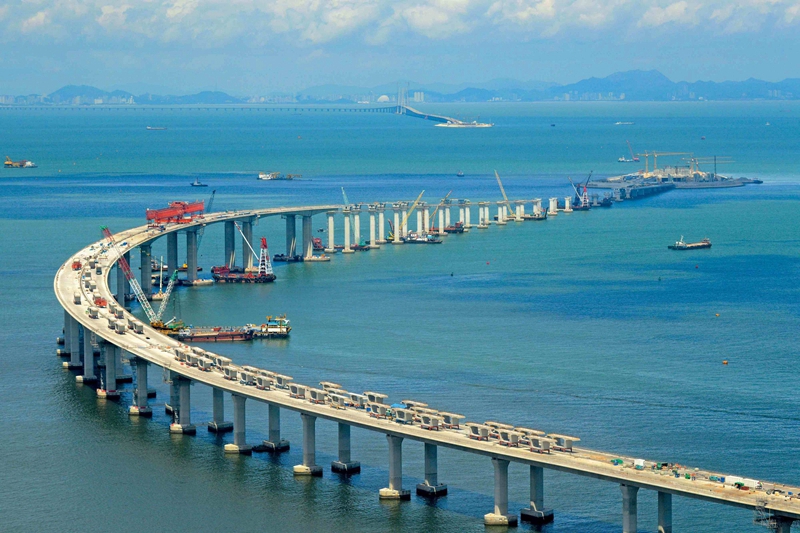 4.参建国家“世纪工程”港珠澳大桥建设（2009年——2017年）.jpg